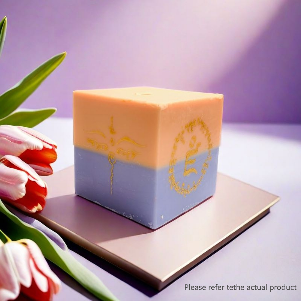 T22	Square large candle